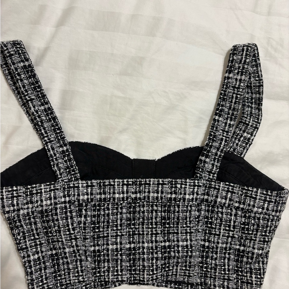 Forever 21 Black and White Tweed Crop Top - Picture 3 of 3